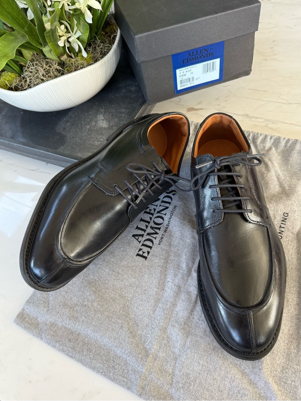 New Allen Edmonds Denali Men’s Leather Derby